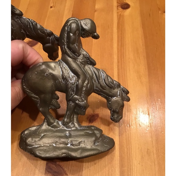 ANTIQUE NATIVE AMERICAN BRONZED CAST IRON BOOKENDS VINTAGE END OF THE TR… - Picture 7 of 10